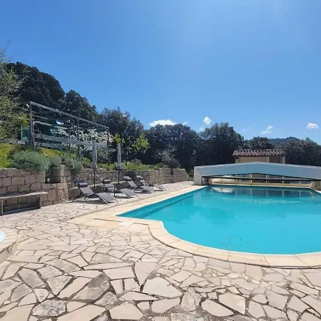 Domaine Cardu Oda ve Kahvaltı Cardo-Torgia