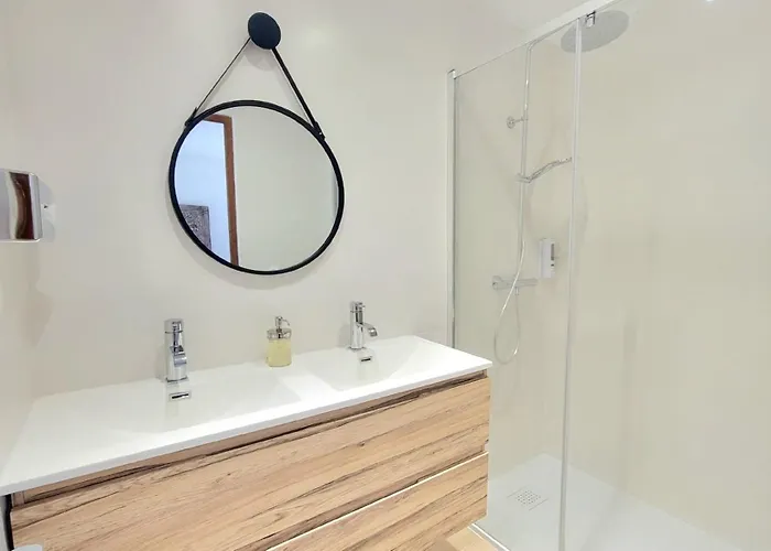 ベッド・アンド・ブレックファスト Domaine Cardu